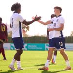 Shumaira Mheuka et Mikey Moore, eng u19 goalscorer vs belgium