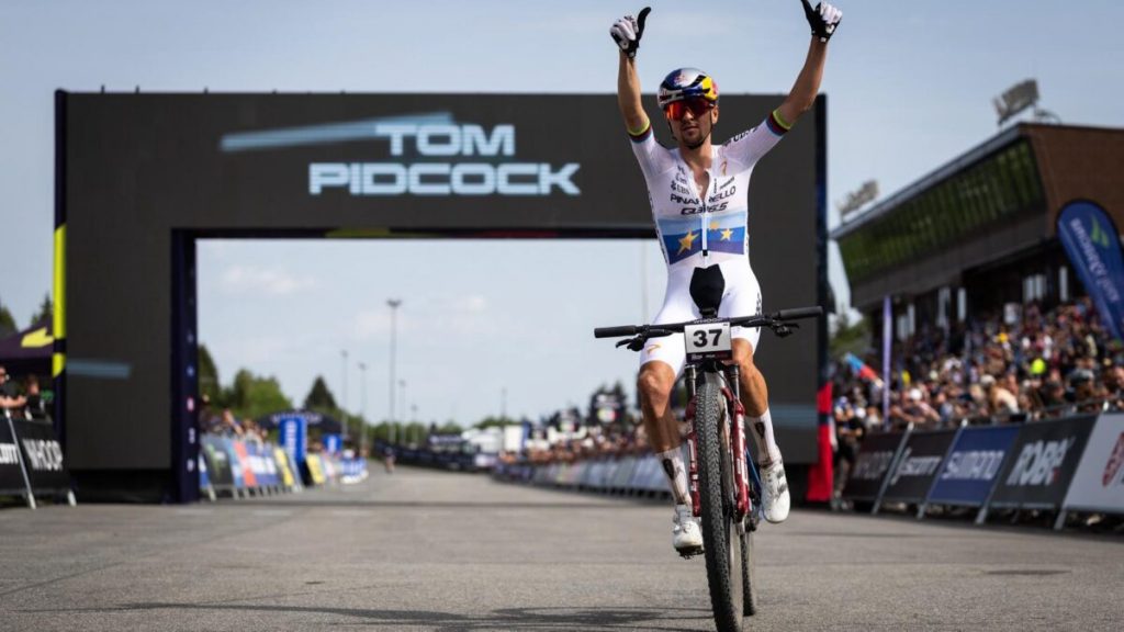 Tom Pidcock nove mesto victory 2026