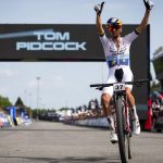 Tom Pidcock nove mesto victory 2026